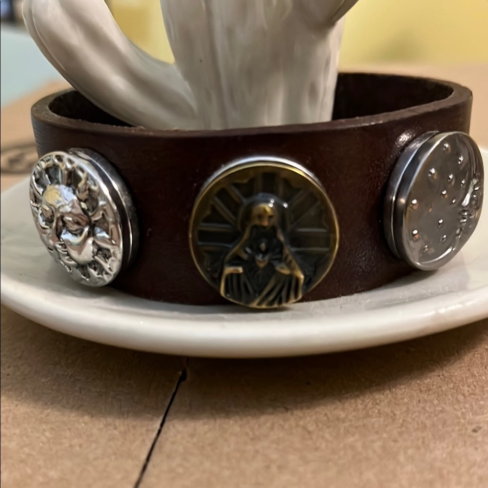 Gingersnaps leather bracelet with interchangeable snaps